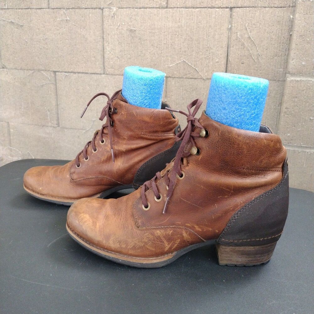 Merrell Shiloh II Womens Leather Lace Up Boots Size 10 Oak Brown Distressed Moto